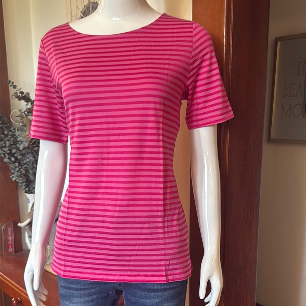 NWT northern reflections size small Pink Striped Women's Top